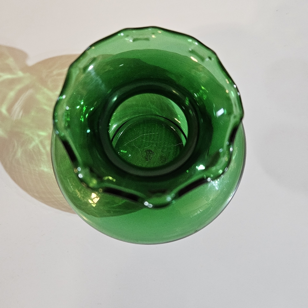 Green Anchor Hocking Ruffle Vase - Picture 2 of 4